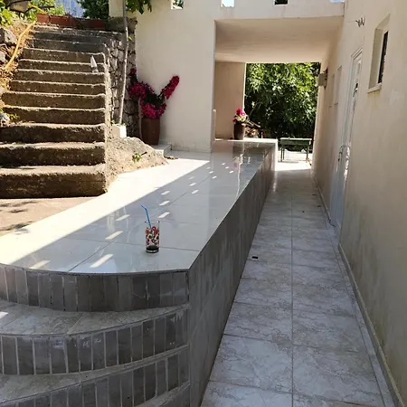 Nikolari Apartmanhotel